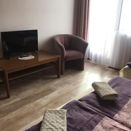 Ilona Panzió Hotel Balatonlelle Exterior foto