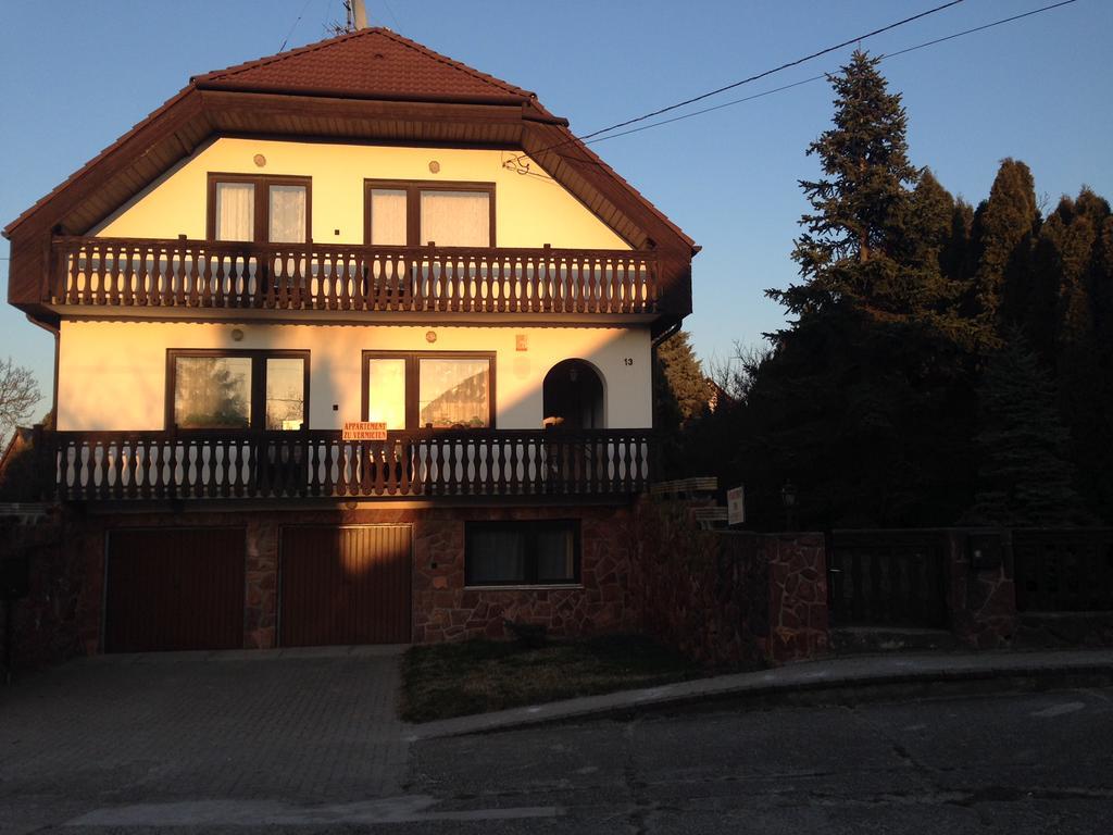 Ilona Panzió Hotel Balatonlelle Exterior foto