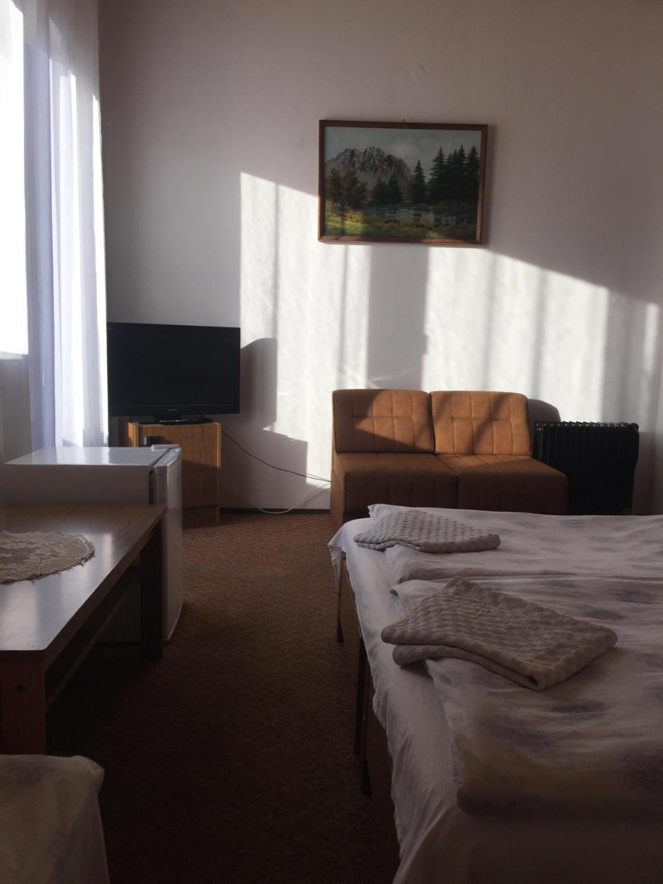 Ilona Panzió Hotel Balatonlelle Exterior foto