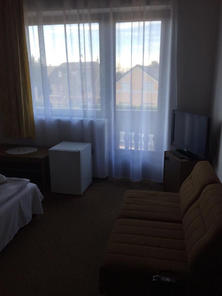 Ilona Panzió Hotel Balatonlelle Exterior foto