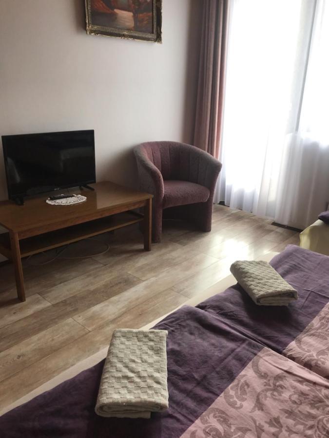 Ilona Panzió Hotel Balatonlelle Exterior foto